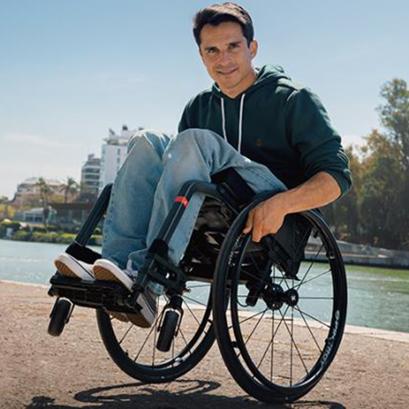 Manuell rullestol, hjelpemiddel