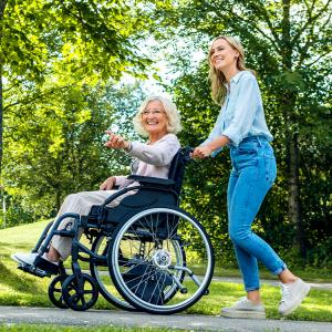 10 praktiske tips for en enklere reise med rullestol eller drivaggregat